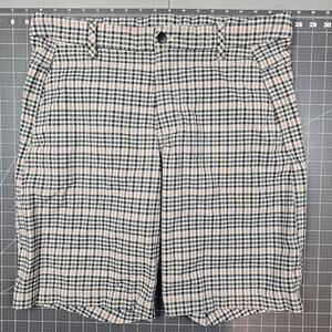 Lululemon Commission Shorts Mens 34x9 ABC Kahuna Plaid Flat Front Chino Pink
